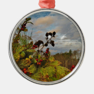 Elegant Holly Christmas, Metal Tree Decoration