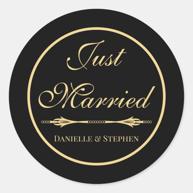 Elegant Just Married Black Gold Minimalist Wedding Classic Round Sticker (Front)