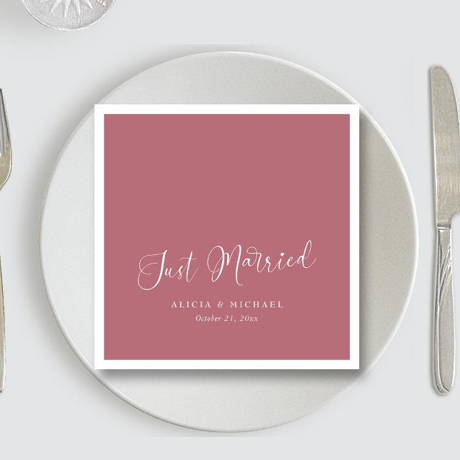 Elegant 'Just Married' Heart - Rose Gold Wedding Napkin (Elegant 'Just Married' Heart - Rose Gold Wedding Napkins)