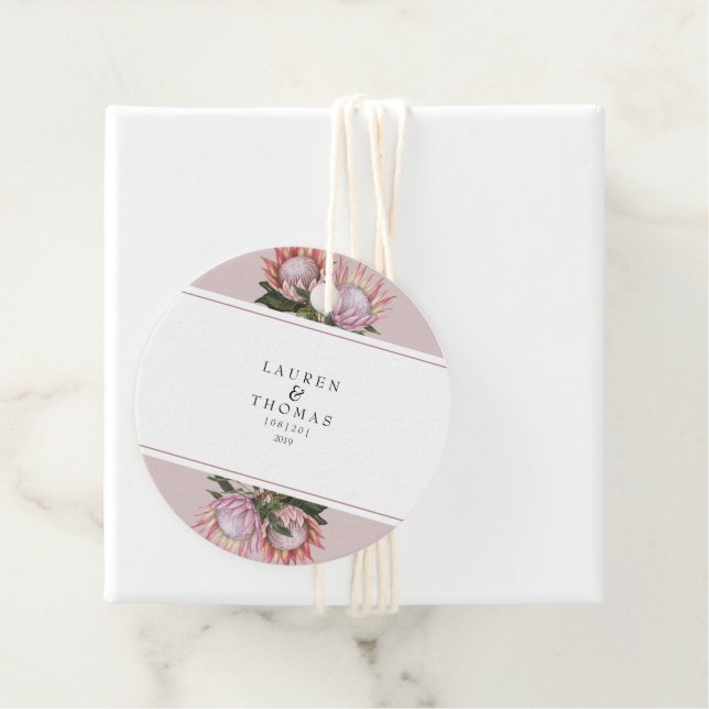 Elegant king protea flower favour tags (In Situ)