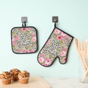 Elegant Leopard Print and Floral Design Oven Mitt & Pot Holder Set