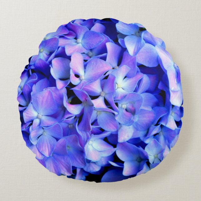 Elegant light purple blue magenta floral hydrangea round cushion (Front)