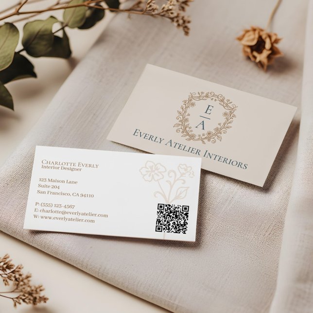 Elegant Luxury Boutique Floral Monogram Crest Logo Business Card (Elegant Luxury Boutique Floral Monogram Crest Logo Business Card)