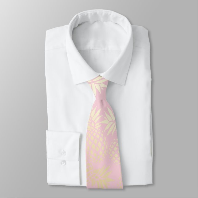 Elegant modern gold & pink pineapple pattern tie (Tied)