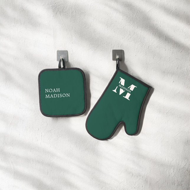 Elegant Monogram Green Oven Mitt & Pot Holder Set (Creator Uploaded)