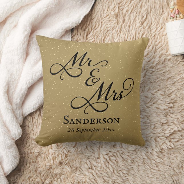 Elegant Mr and Mrs Wedding Gold Cushion (Blanket)