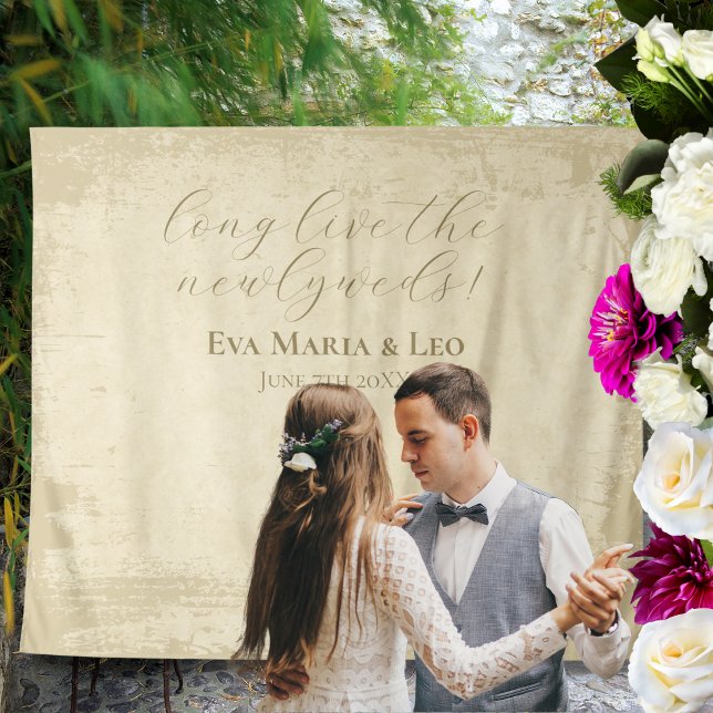 Elegant Off-White Grunge Edge Backdrop Tapestry (Creator Uploaded)