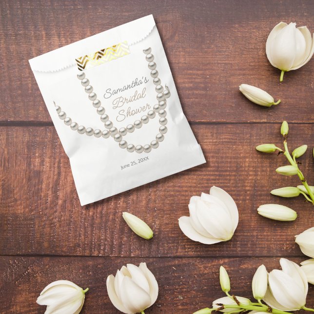 Elegant Pearl Necklace Bridal Shower Favour Bags (Creator Uploaded)