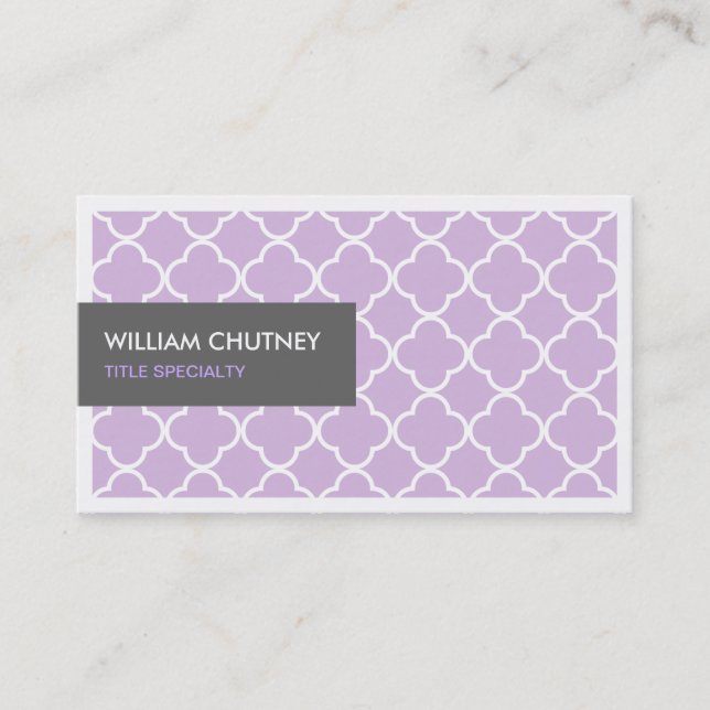 Elegant Quatrefoil Pattern in Chic Light Purple Business Card (Front)
