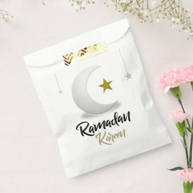 Elegant Ramadan Kareem Crescent Design Islamic Art Favour Bags (Sealed)