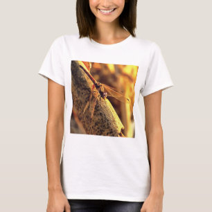 Elegant Red Darter Dragonfly Insect Art T-Shirt