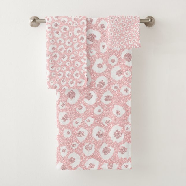 Elegant Rose Gold Leopard Print White Pattern Bath Towel Set (Insitu)