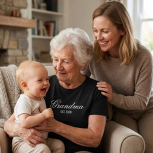Elegant Script New Grandma Est Date T-Shirt
