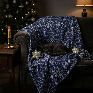 Elegant silver and blue snowflakes pattern fleece blanket