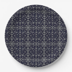 Elegant silver and blue snowflakes pattern paper plate