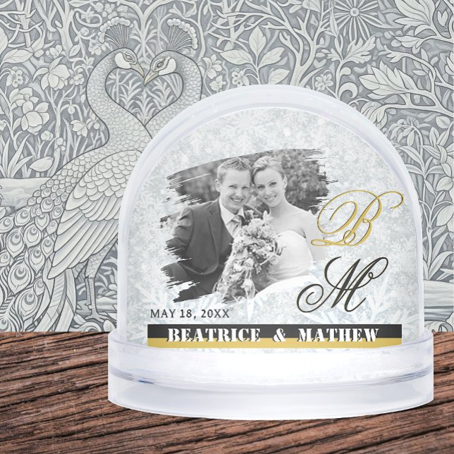 Elegant Wedding Photo Snow Globe, Anniversary Snowglobe (Elegant Wedding Snow Globe / Anniversary Gifts)
