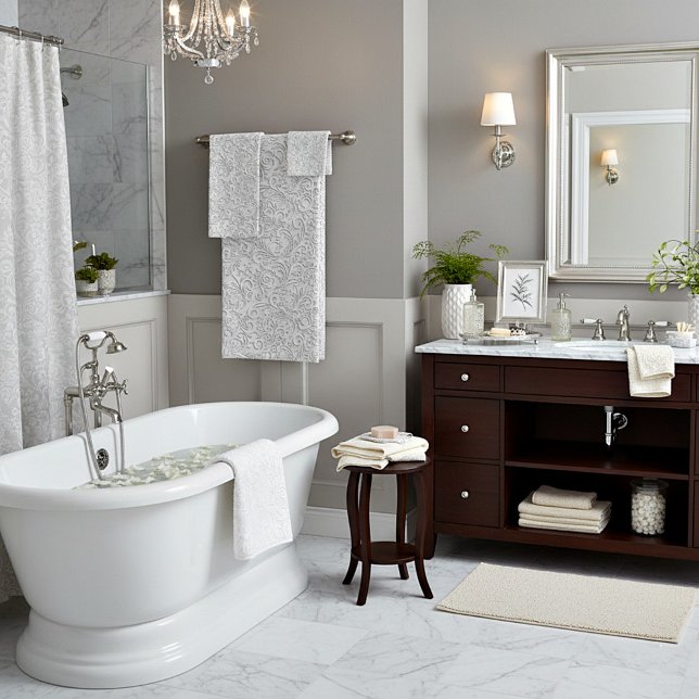 Elegant white pattern bath towel set (Creator Uploaded)