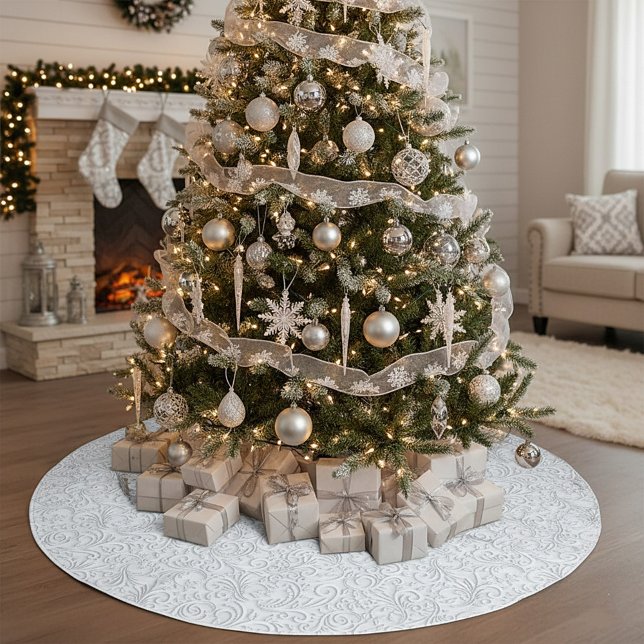 Elegant white pattern brushed polyester tree skirt (Creator Uploaded)