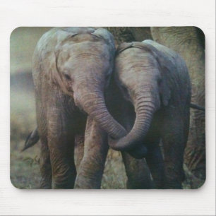 ELEPHANT LOVING COUPLE MOUSEPAD