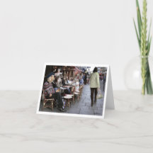 Ella Bella Banana in a Paris cafe