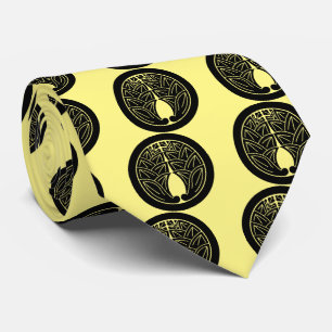 Embracing japanese gingers in circle tie