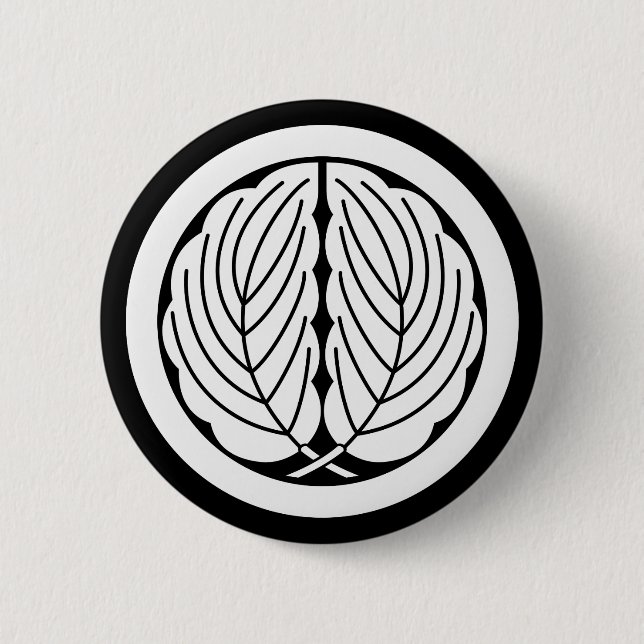 Embracing oak leaves in circle 6 cm round badge (Front)