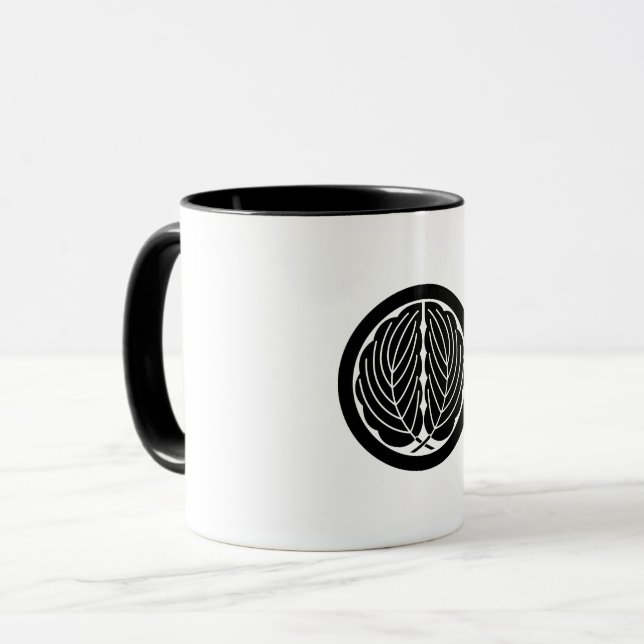 Embracing oak leaves in circle mug (Front Left)
