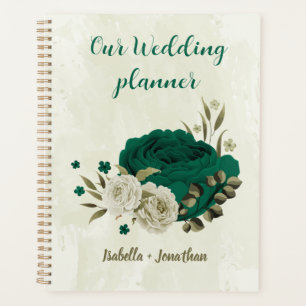 emerald green beige flowers wedding planner
