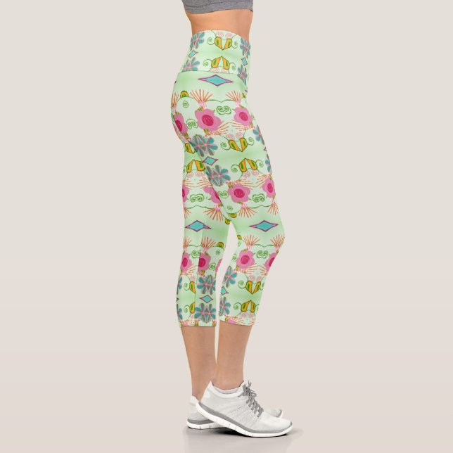 Enchanting Eclectic Garden: Diverse Floral Beauty Capri Leggings (Right)
