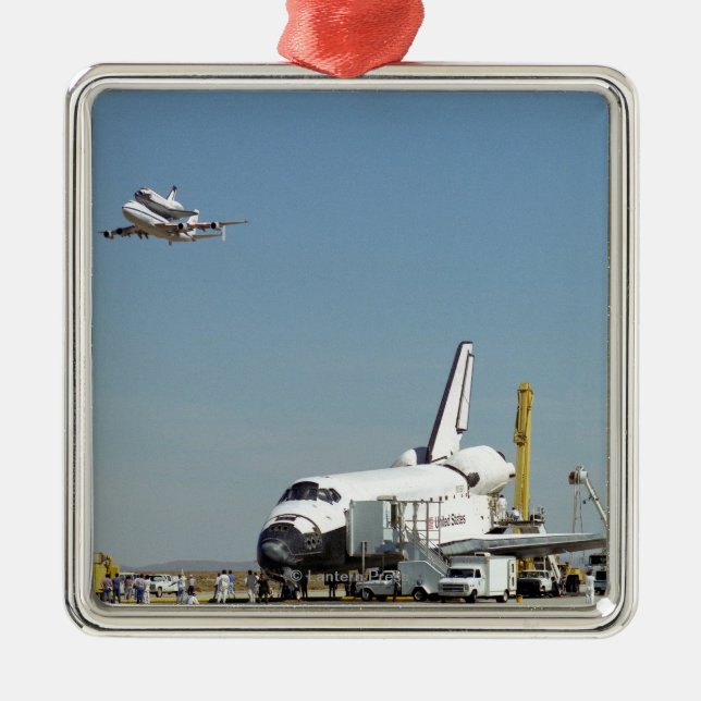 Endeavour on Runway with Columbia on SCA Overhea Metal Tree Decoration (Front)