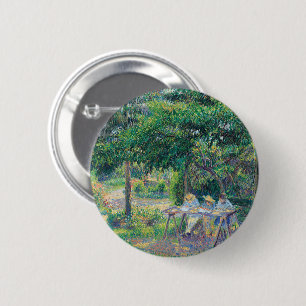 Enfants attablés dans le jardin Camille Pissarro 6 Cm Round Badge