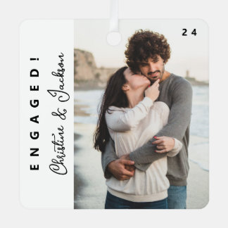 Engaged Christmas | Modern Trendy Couple Photo Met Metal Tree Decoration