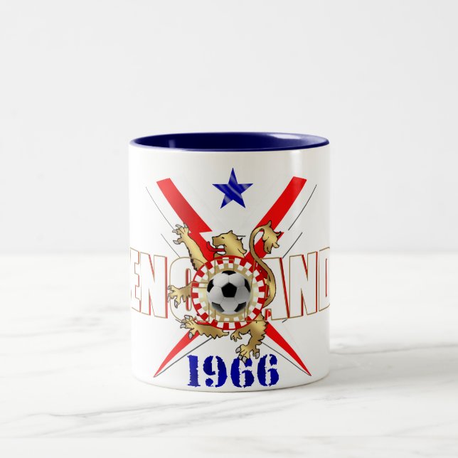 England 1966 football fans mugs (Center)