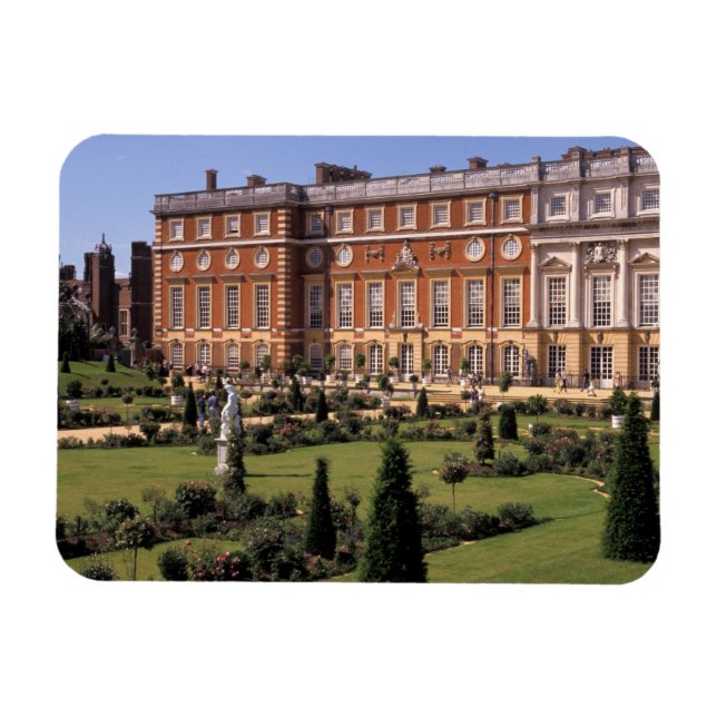 England, Surrey, Hampton Court Palace. Magnet (Horizontal)