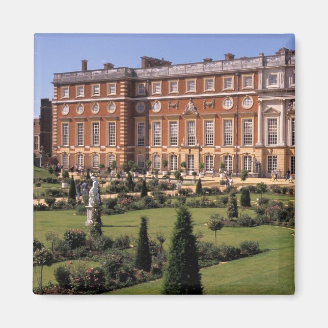 England, Surrey, Hampton Court Palace. Magnet (Front)
