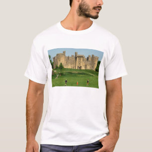 England, Sussex, Bodiam Castle. 2 T-Shirt