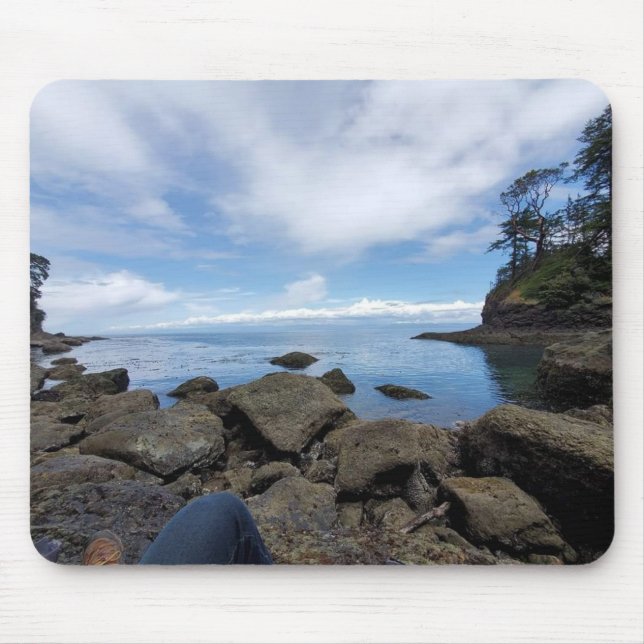 Enjoying the ocean view, magical wave action mouse mat (Front)