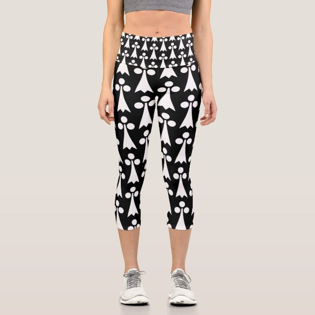 Ermine Pattern, Mediaeval Pattern, White on Black Capri Leggings (Front)