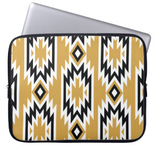 Ethnic boho: vintage geometric pattern. laptop sleeve