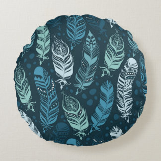 Ethnic feathers seamless pattern round cushion