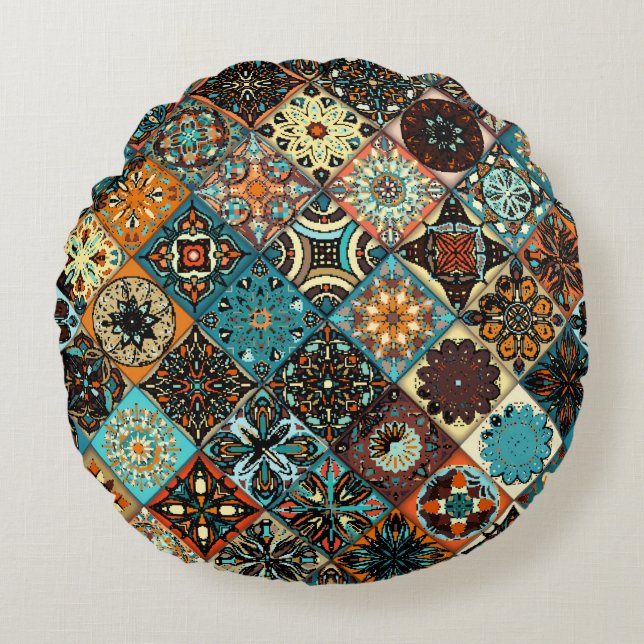 Ethnic floral mandala seamless pattern. Colourful  Round Cushion (Front)