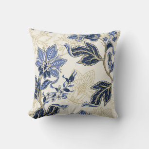 Ethnic seamless pattern with Indian ornament. Vint Cushion