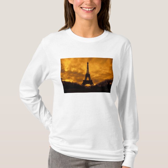 EU, France, Paris.  Eiffel Tower. T-Shirt (Front)