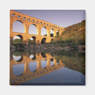 EU, France, Provence, Gard, Pont du Gard. 2 Magnet