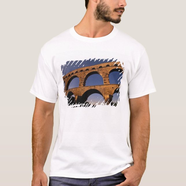 EU, France, Provence, Gard, Pont du Gard. 4 T-Shirt (Front)