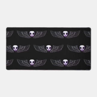 Eulentotenkopf with wings desk mat