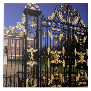 Europe, England, London. Gilded gate outside of 2 Tile