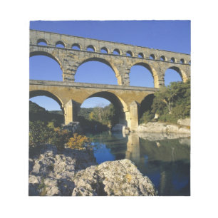 Europe, France, Pont du Gard. Pont du Gard, Notepad