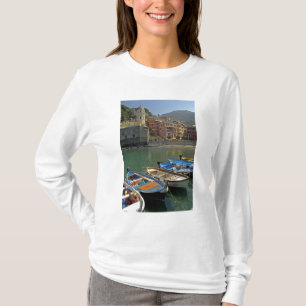 Europe, Italy, Liguria region, Cinque Terre, 2 T-Shirt