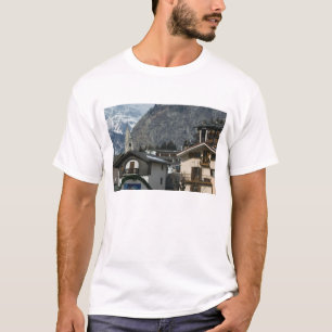 Europe, Italy, Valle d'Aosta, COURMAYEUR: Town T-Shirt